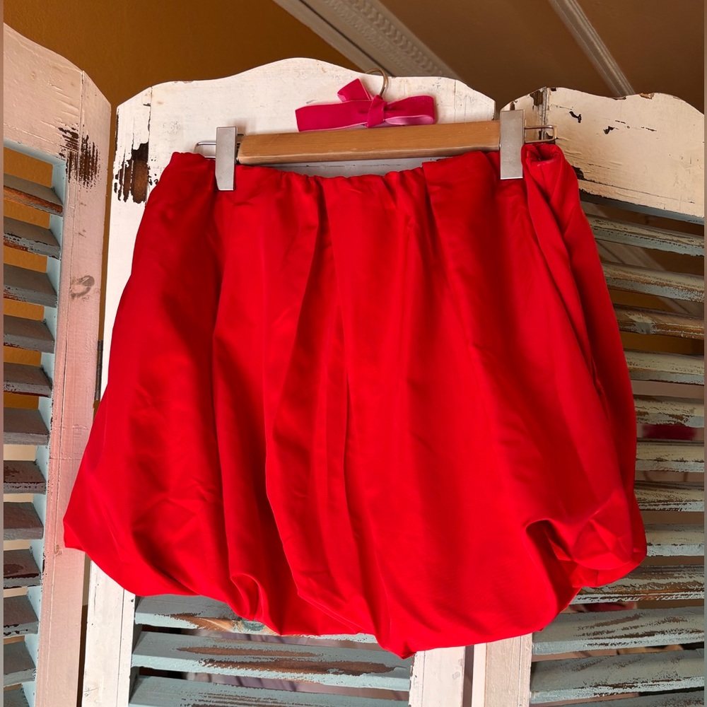 Old Navy Bright Red Bubble Hem Skirt Size L